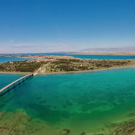 شقة Cozy In With Kitchen