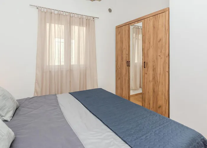 Cozy In With Kitchen فير