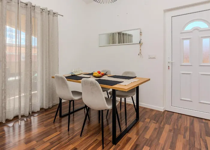 Cozy In With Kitchen Вир